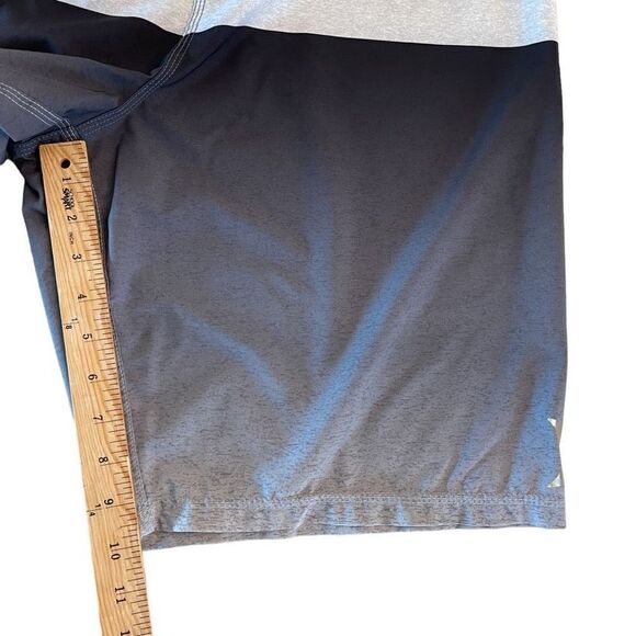 Hurley Board Shorts Mens Size 38 Gray and Black Colorblock Grunge Swimwear - Picture 6 of 7